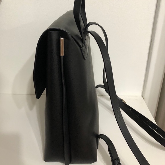 Backpack - Picture 3 of 8